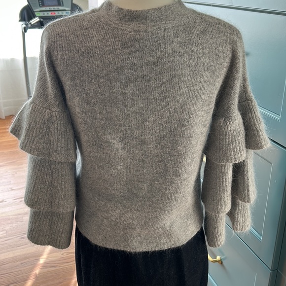 Endless Rose Sweater - Picture 2 of 6